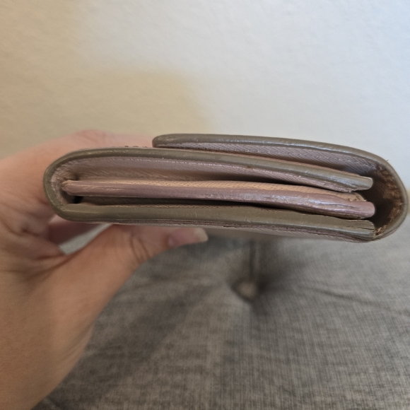 Salvatore Ferragamo Vara Bow Continental Long Wallet - Picture 5 of 15